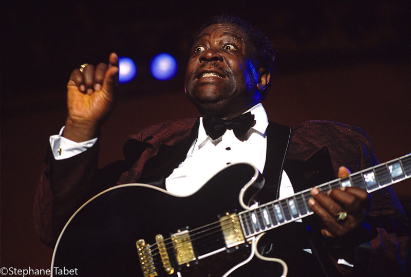 BB King performing on-stage