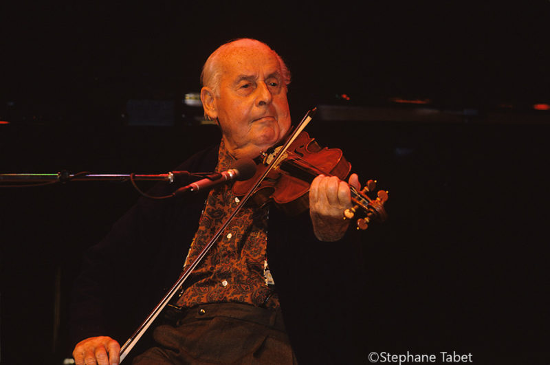 Stephane Grappelli on stage